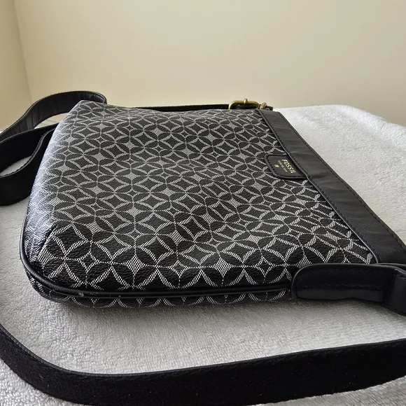 Fossil Black and Gray Crossbody Bag - Picture 6 of 14